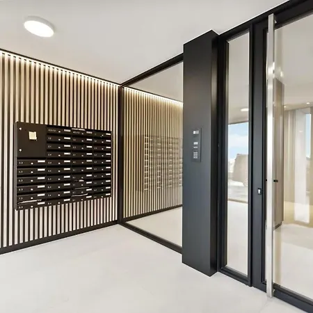 Huswell - With Frontal Sea View In Апартаменты